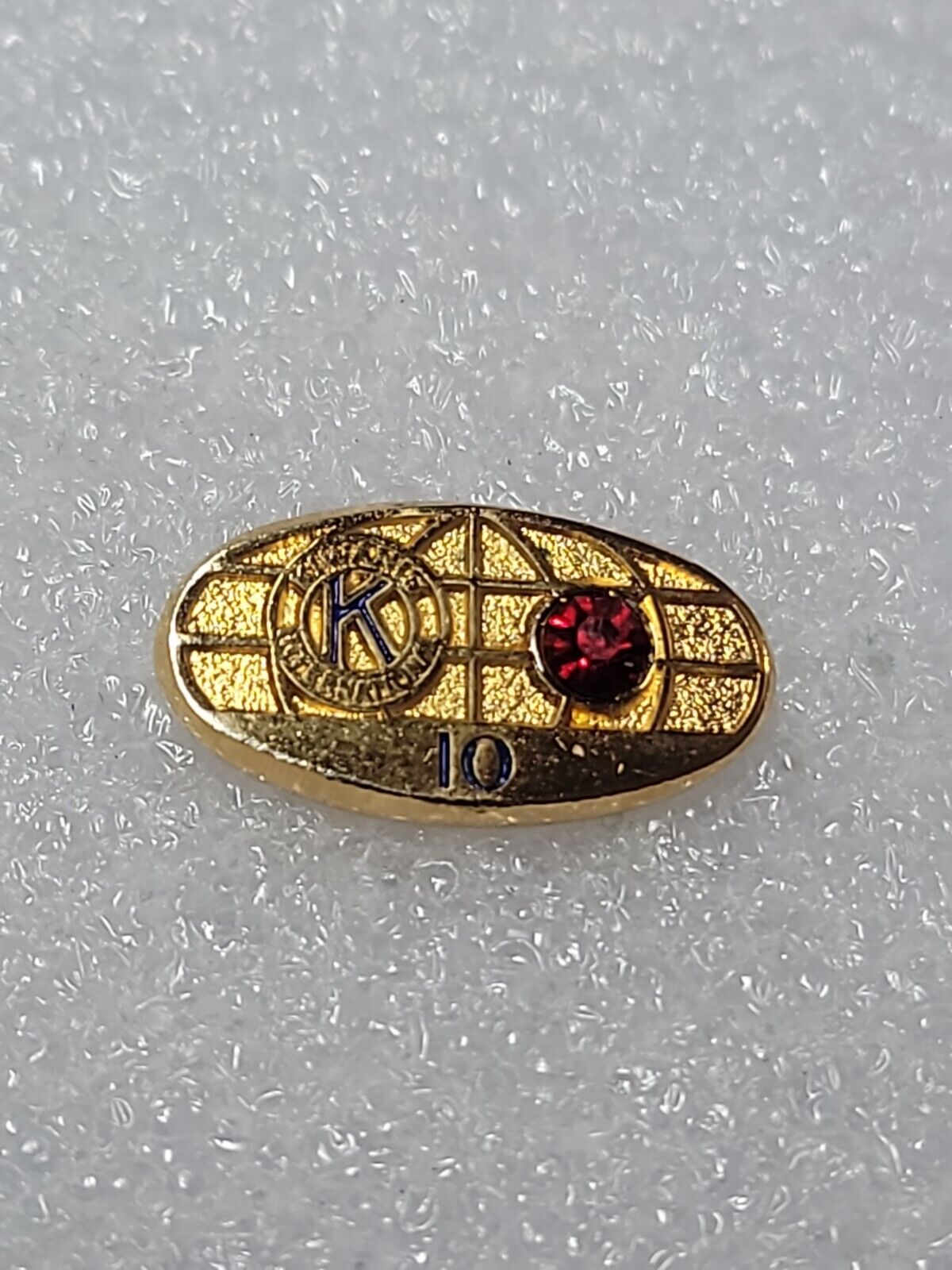Vintage Kiwanis International Gold Filled Ruby Color Gem Lapel Hat Pin 10 Year